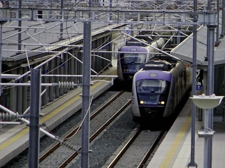 Η ζέστη «χτύπησε» το τμήμα Δουκίσσης Πλακεντίας – Αεροδρόμιο! Απίστευτη ταλαιπωρία για τους επιβάτες